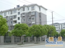 店长推荐丨出门就是宝龙广场和地铁,看房方便