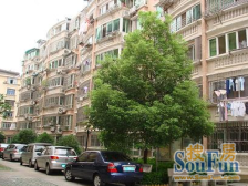 胜利路附近,精装修南北通透一室一厅,仅售36万。