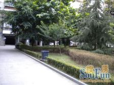 顶跃带露台 楼上独立卫生间,双轻轨旁