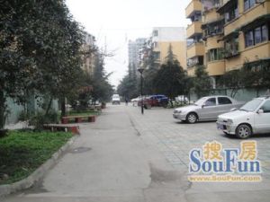 白依小区2室1厅东南