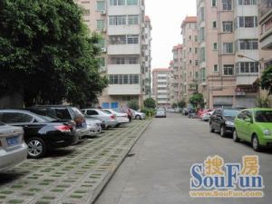 户型格局方正,视野景观好,小区旁边就是三水广场