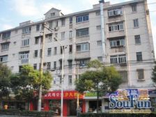 近地铁,通风好 家具全送 采光好,必看好房