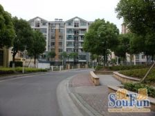 阳光昆城一二楼复式四房独门独院带车库