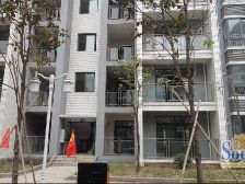 龙洲花园住家装修两房,保持好,随时可看