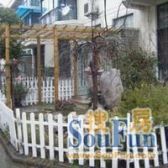 这套属于小区大户型双开间边套,4房朝南,带汽车库