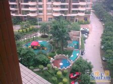 少、有绿茵顶楼复式三层,四房三卫,带天台花园带车位