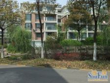 1-2两层的叠加,得房率比较高视野也比较好