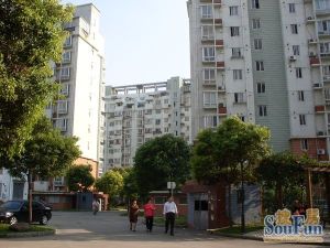 主卧朝南,西班牙风格,顶楼房,房型正气
