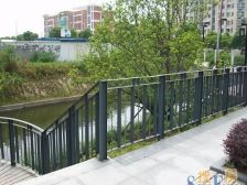 百联商圈 近金山22号线 跃层大露台 满五 价格好谈