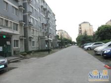 中间楼层,一梯三户,位置安静,诚意出售