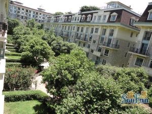 利通天鹅堡 4室1厅 东南