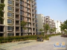 万达CBD 龙航+金初 配套齐全 小区位置好