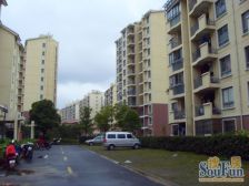 小区大门口位置 南北通户型 小区自带花园 诚意出售
