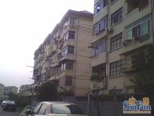 近地铁,一梯三户,主卧朝南
