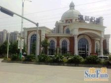 毛坯房 户型方正 光线充足 看房方便 价格可谈