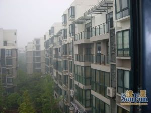 和韵美联墅4室2厅西南