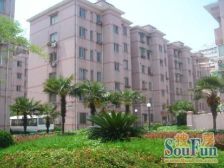 1楼三房,两个院子,中间位置,诚心卖,满五年