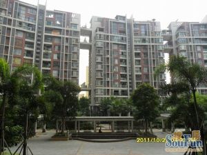 电梯顶楼复式,精装修,实用面积比房本大,带天台花园