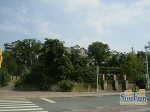 蓝光四叶城3室2厅东南