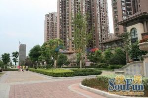 地铁口大两房带车位尚城大两房诚意出装修保养好