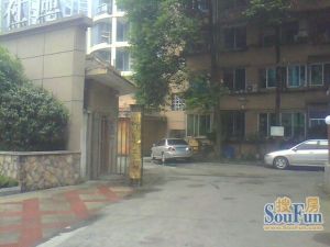 柳宾小区4室2厅东北