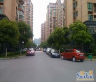 独立小区、精装修、独立电梯、得房率高、采光充足、主卧朝南