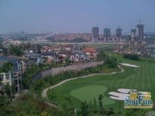 保利新出二线看高尔夫独栋,诚意出售,带400平米花园。土建做