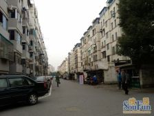 东港新村大二房,装修还不错满5年看房约