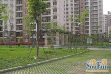 婚房装修+落地窗+公园旁,近地铁