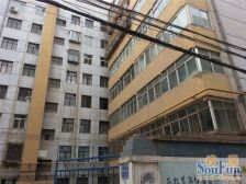 大润发商圈精装修中间楼层一室一厅