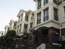 中心花园位置,南北通透,边套全明户型,看房随时