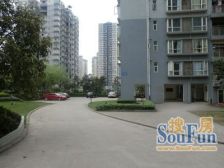 近轻轨公交大4房2卫 住家安静 环境好