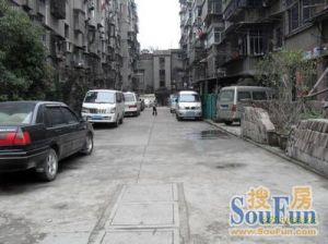 金盘路4号市政宿舍 南北通透,采光好 视野好,诚心出售