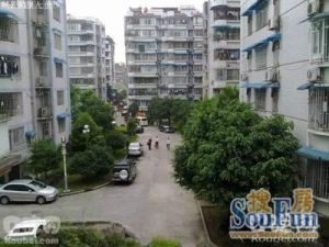 检察院单位宿舍3室1厅南北