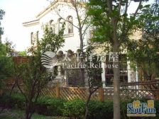 独栋别墅 位置好 安静 花园大集中 临河位置