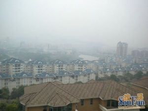 带院子的半山房子,兼具农家和城市感觉,情怀和实用