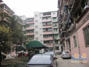皇城小区3室1厅东南