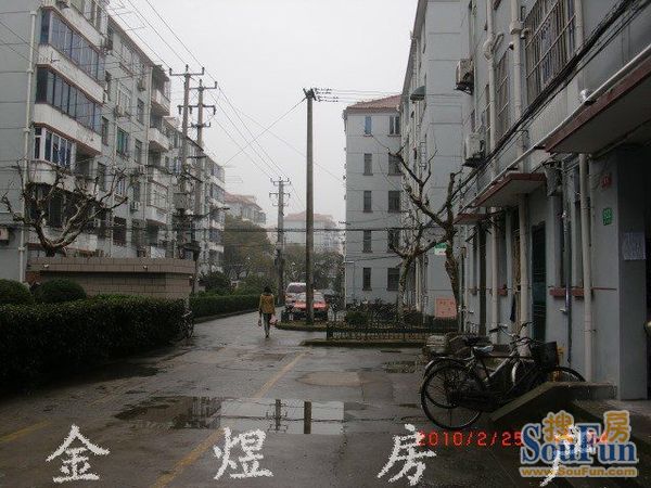 精装修,中间楼层,南北通透,近地铁,近沙滩