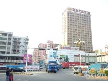 龙城花园 3室1厅 南