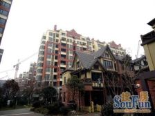 急售!位置好!背靠大山!看房随时!大户型大阁楼!!