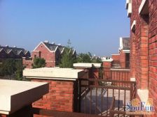 近地铁,出行方便。满五,税费少,精装修