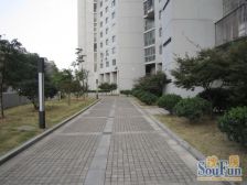 地铁口满五唯一带前后院子大两房两卫急售