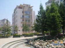 高新园区多层小区门口即地铁两室中间楼层好房