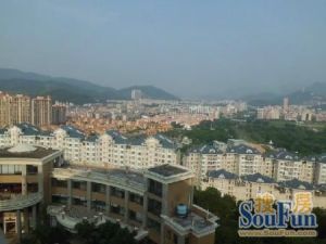 山顶社区大花园社区。自住必看空气绿化好港主诚意出售