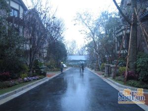 龙湖悠山郡一期 4室1厅 东南 南