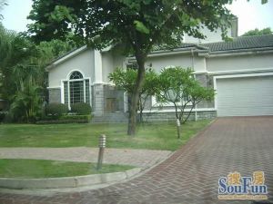 海逸豪庭尚都2区3-2-1-3 126.00m2 300 万