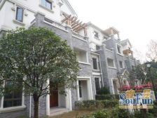 金科廊桥美丽湾端户别墅80平的大花园,双车位