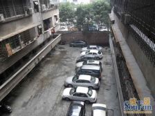 东方广场商圈交通方便,地段设施齐全,配套成熟的商圈