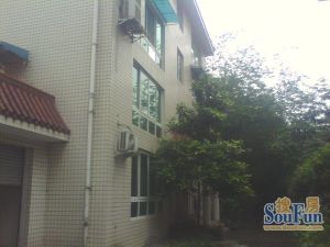 柳宾小区4室2厅东南