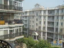 豪都独栋别墅 中间位置 大花园160平上下 客停多辆车子